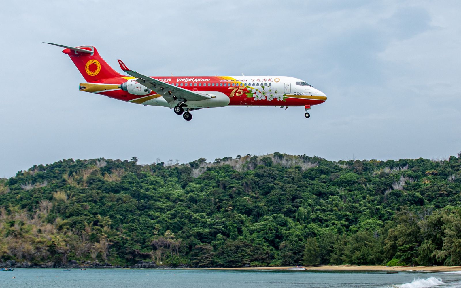 Vietjet introduces flights to Con Dao Island, providing more options to explore Vietnam this summer